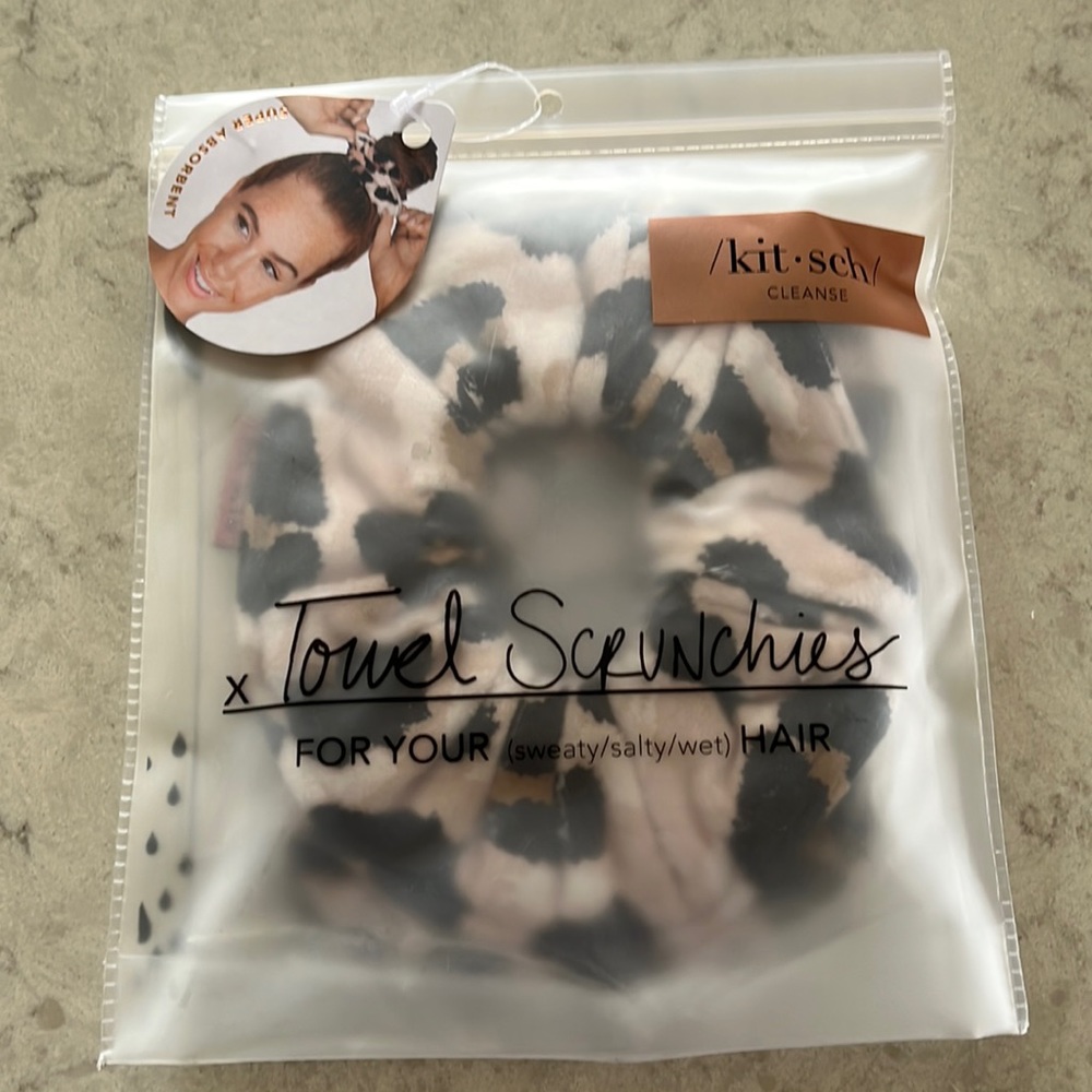 Kitsch Set of Leopard Two Towel Scrunchies in Reusable Waterproof Travel Pouch